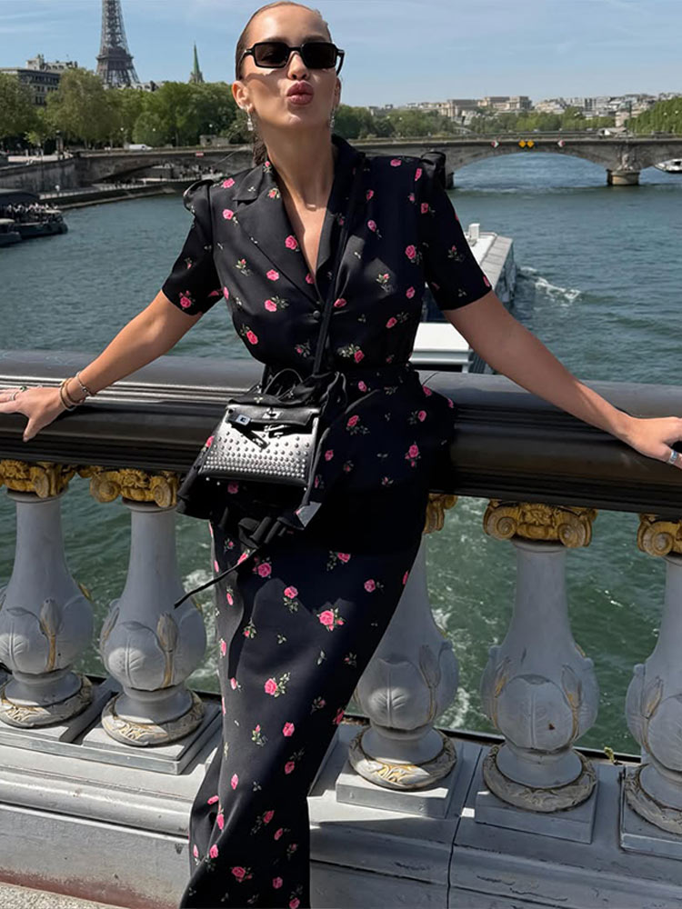 Women'S Fashion Essentials - Ensemble Blazer et Jupe Florale Élégant