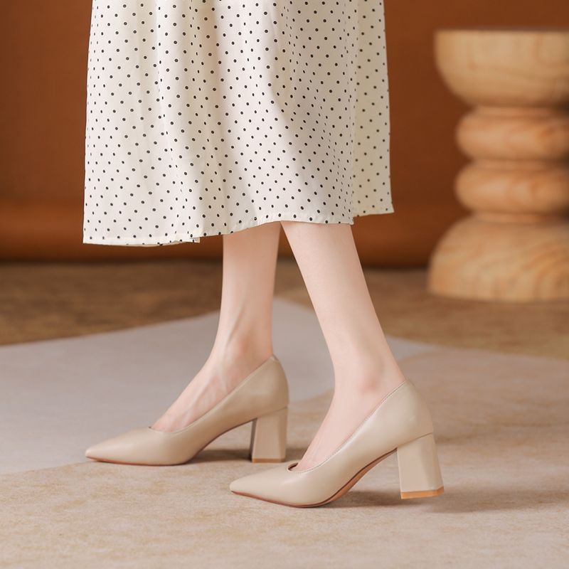 Women Fashion Model - Chaussures de travail professionnelles à talon