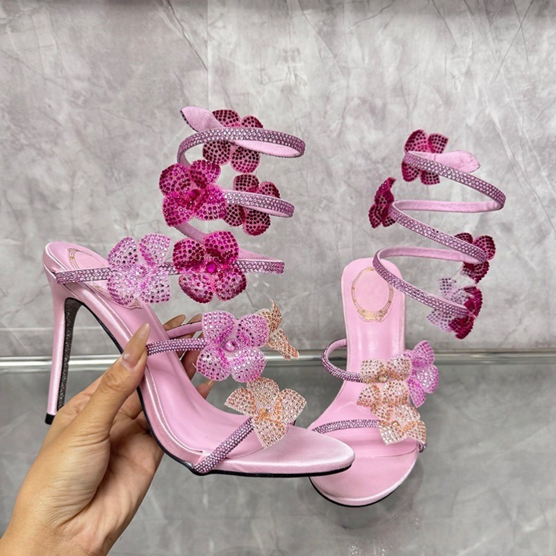 Women Fashion Model - Chaussures de luxe pour femmes, sandales
